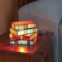 Lámpara Creativa De Libros Pila De Vidrio Estampado Para Escritorio Decoración De Resina Y Plástico Luz Nocturna Adorno De Mesa Regalo De Fiesta En Casa - details 2