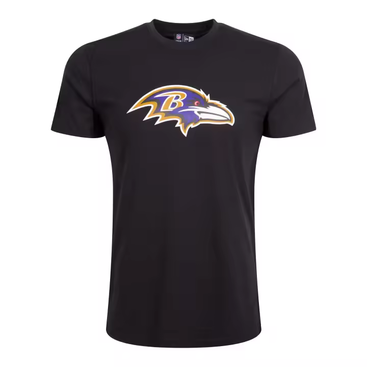 NOS NFL REGULAR TEE BALRAV BLKWHI: Camiseta NFL Regular Baltimore Ravens en blanco y negro. Confort y diseño moderno para los seguidores del equipo, perfecta para quienes apoyan a los Ravens. ✅ Entrega 24/72h a España (península). - 1