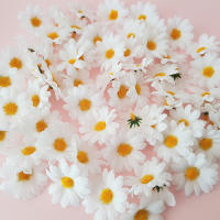 50Pcs Cabezas De Girasol Artificial Daisy Flor Silken Para Decoración De Bodas DIY Artesanía Y Decoración De Hogar - details 0