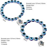 Pulsera elástica con cuentas azules y dijes de la mano de Fátima, pulsera turca de la suerte con ojo malvado para protección y bendición - details 0