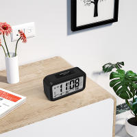 Reloj De Alarma Con Temperatura Y Tiempo En Inglés Reloj Digital Para Dormitorio Con Función Snooze Y Termómetro Para Niños Auxiliar Para Despertarse - details 1