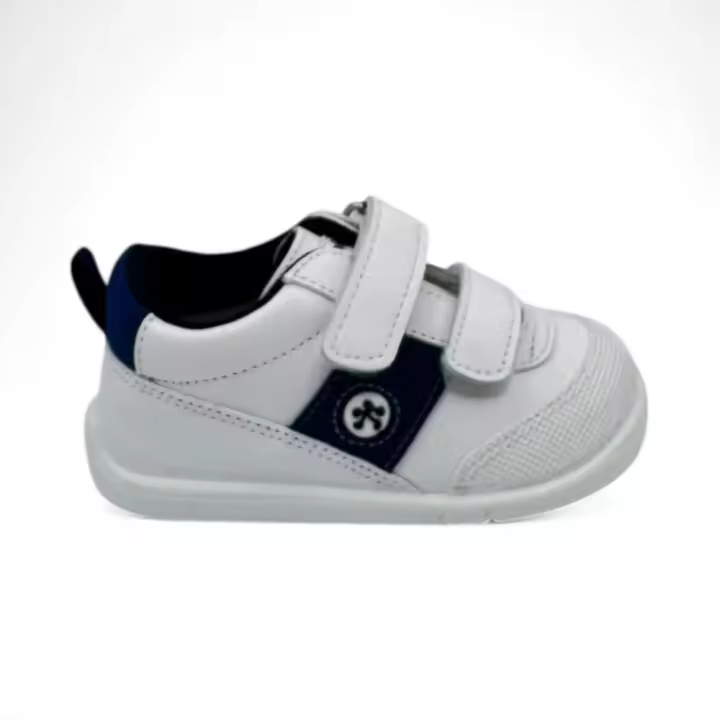 Zapatos marca Titanitos para infantil en color blanco - 1