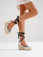 Alpargatas de cuña alta con bordado floral - Verano para Mujer - details 0