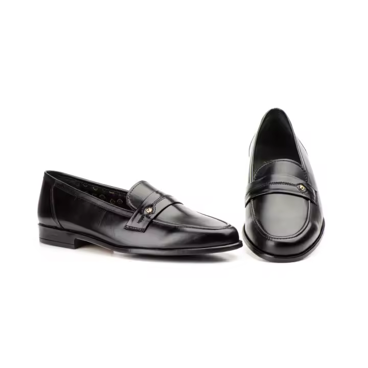 115 Negro Hecho en España Zapatos Hombre Piel Negro Numeración: 38-46 Marca: Calidad Zapatos de hombre con adorno Material exterior de piel negra Material interior textil acolchado Plantilla de piel Suela de cuerolite con antideslizante Co - 1