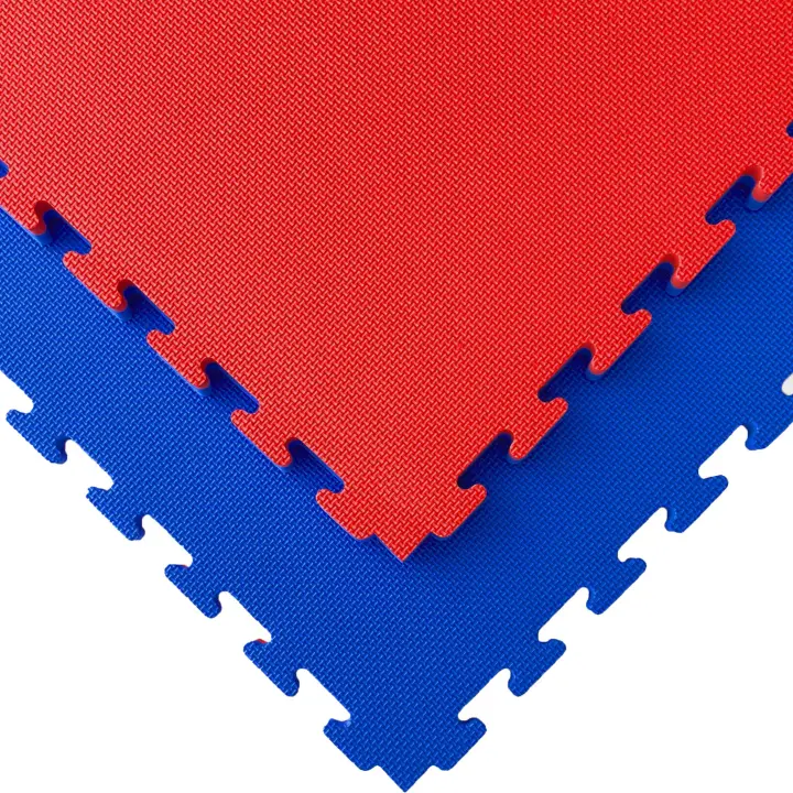 SUELOSPORT Tatami Esterilla Goma EVA Antideslizante Puzzle, Artes Marciales, Judo, Gimnasios, Colegios, Fitness, Medidas 100cm x 100cm x 2,5cm - 4 unidades (4 m²) Azul/Rojo - 1