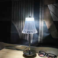 Lámpara De Mesa Recargable Con Sensor Táctil De Diamante De Cristal Luz Nocturna LED Dimmable En 3 Colores Para Decoración Del Hogar Sin Cable - details 1