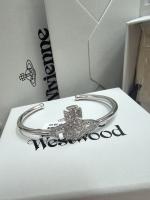 La pulsera Abierta en bajorrelieve Grace de Vivienne Westwood, with embalaje original, es el mejor GIFT para Familiares y Amigás. (Circunferencia: 15 cm) - details 0