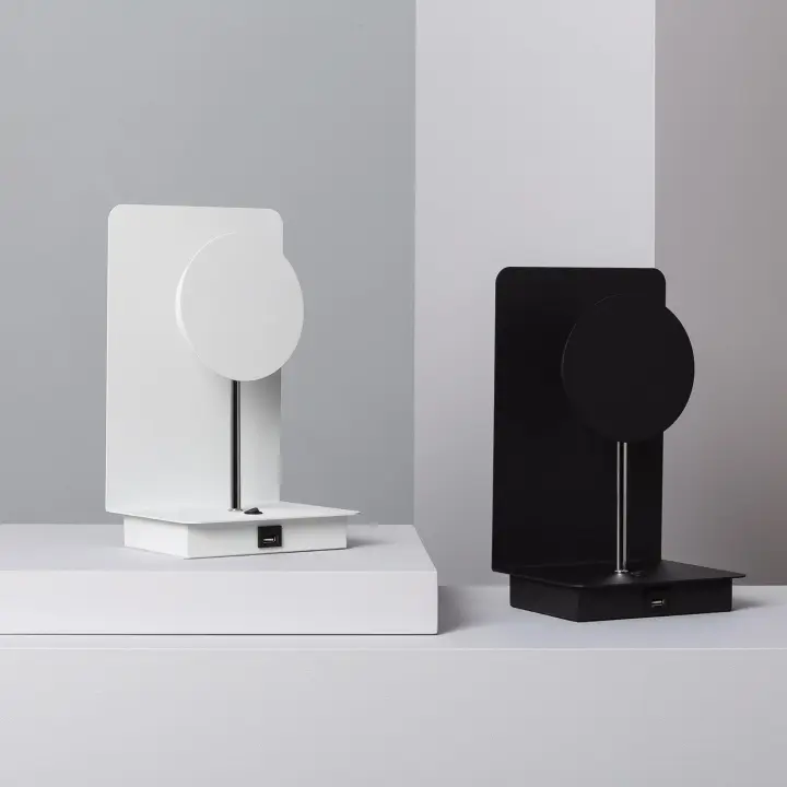 Lámpara de Mesa de Metal Sombong - 1
