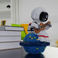 Modelo De Guitarra Astronáutica Luminosa Bloques Educativos Artesanales Decoración Para El Hogar Juguete Para Adultos Y Niños - details 4