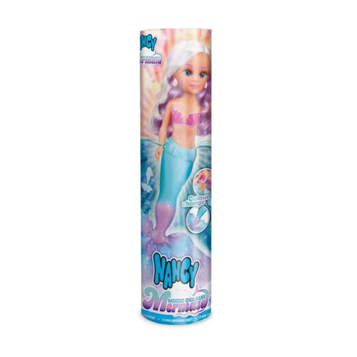 Nancy Magic Colour Mermaid, Muñeca 100% Sirena, Cola y Bikini Cambian de Color con el Agua, Melena Rubia con Mechas Moradas y Pendientes en Forma de Concha Desde 3 Años (Famosa NAC86000) - 1