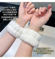 2pcs Bandas De Absorción De Agua Para Rostro Y Muñeca Deporte Sudoración Secado Rápido Protector De Humedad Guantes De Manga Larga Material SMS Resistente Al Agua - details 9