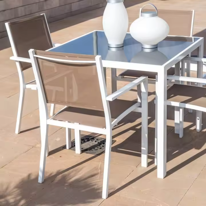 Silla de jardín apilable Thais con brazos de aluminio y textileno de 55x60x86 cm Lola Home - 1