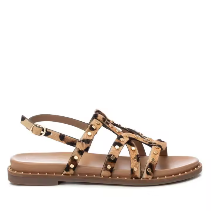 Sandalia Carmela Plana Con Tachas - 1