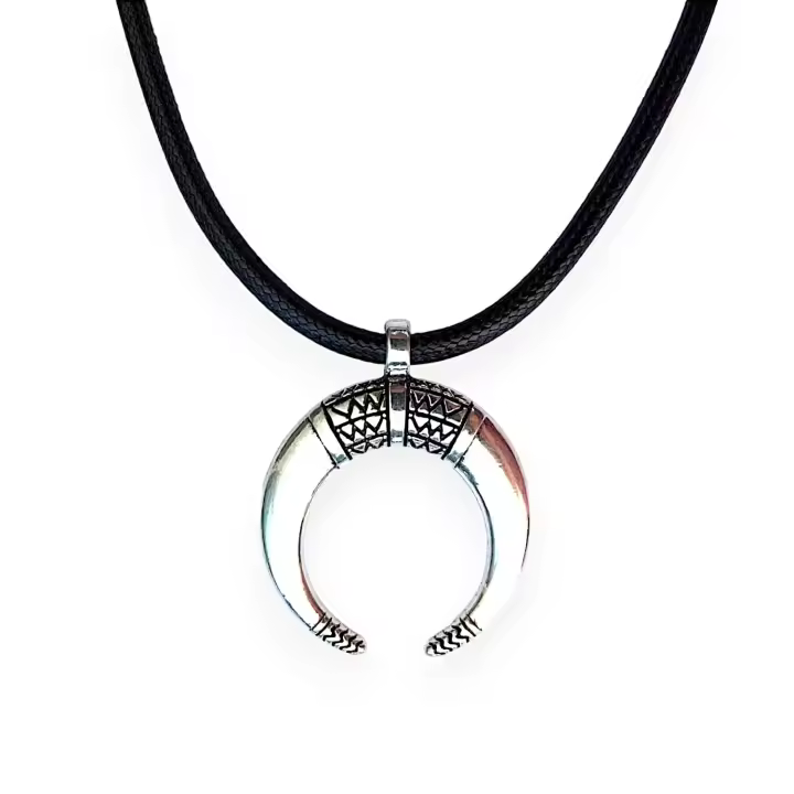 Collar Luna Invertida Étnica en Plata Antigua - Colgante Hombre Mujer Cuerno con Cordón Encerado de Cuero Negro y pinza de Langosta - 1