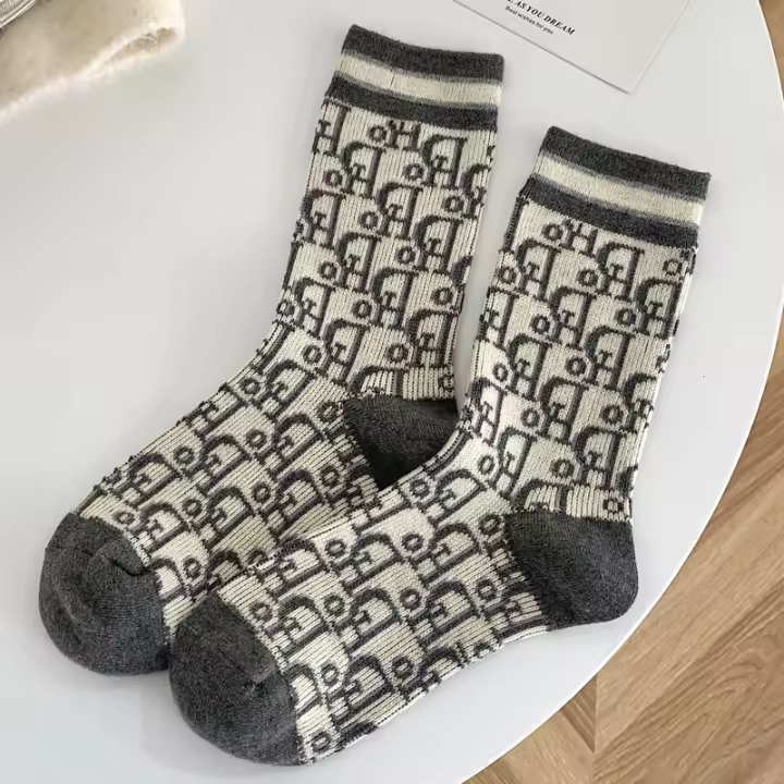 Calcetines De Lana Kuwa Para Mujer De Tendencia Invierno Con Patrón Monograma Y Color Sólido Calcetines De Media Caña Gruesos Transpirables - 1