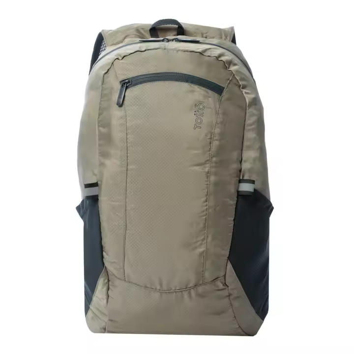 Mochila Plegable, Modelo Troker, Capacidad 18L, 2 Compartimentos, 2 Bolsillos Laterales para Botella, Ideal para Viajes y Actividades al Aire Libre, Compacta y Resistente, Color Desert Taupe - Totto España - 1