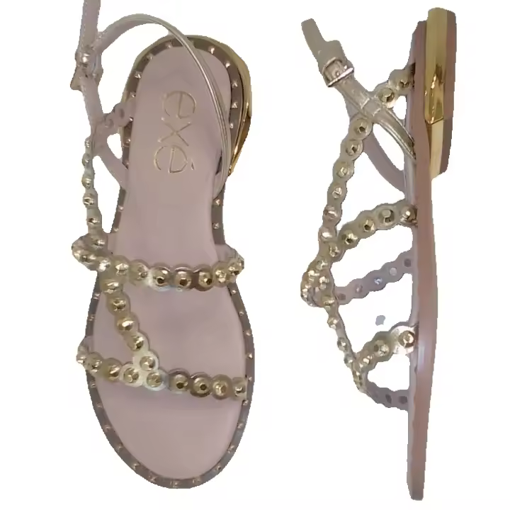 EXE_ SANDALIA PLANA METALIZADA ORO CON TACHAS ORO - 1
