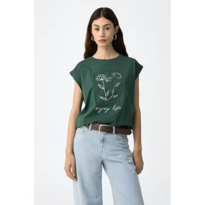 Marcas Mujer Ropa Tiffosi Tiffosi mujer Camisetas y tops REBAJAS Y OUTLET REBAJAS Y OUTLET MUJER OUTLET Camisetas, tops, blusas  Camiseta -Tiffosi- Onça verde botella - 1