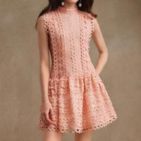 Vestido Mini De Encaje Con Agujeros Huecos Para Mujer Cuello Erguido Sin Mangas Cintura Alta Spliced Botones Estilo Vintage - details 18