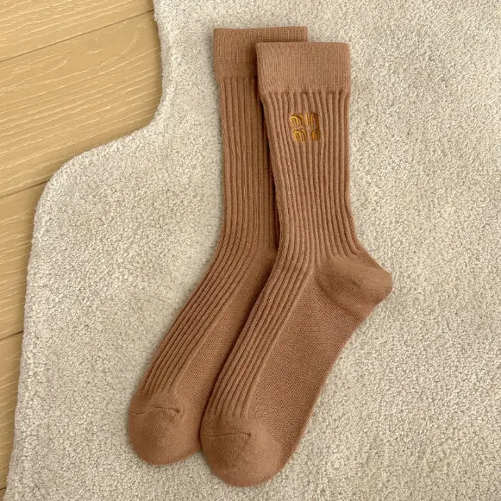 Calcetines De Mujer Bordados Con Letras Altos Y Rayados Doble Agujero Regalo De Cumpleaños Calcetines Casuales De Algodón Y Poliéster - 1