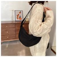 Bolso De Pecho Para Mujer De Gran Capacidad En Color Sólido Bolsa Cruzada De Viaje En Forma De Luna Media Rellena Con Algodón Para Uso Diario - details 13