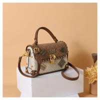 Bolso De Hombro Para Mujer Estilo Retro Con Decoración De Insignia De Oso Exquisito Bolso Cruzado De PU Suave Con Lining De Poliéster - details 17