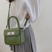 Bolso Cuadrado Pequeño Para Mujer Con Patrón De Cocodrilo Moda Versátil De Alta Gama Bolso De Mano De Hombro Y Cruzado - details 3