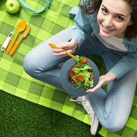 LILI HOME SET PICNIC GOURMET – 4 SERVICIOS | 25 PZAS. | 4 L ideal para disfrutar al aire libre con familia y amigos. Con materiales resistentes y reutilizables. Perfecto para camping, excursiones, playa o reuniones en el jardín. - details 0