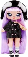 MGA muñeca Na! Na! Na! Surprise Serie Cozy - ISLA WADDLES - Muñeca de peluche a la moda inspirada en un pingüino, con pelo morado, gorro, vestido y monedero con clip - + 5 años - details 1