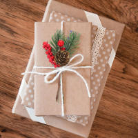 Guirnalda De Ramas De Pino Artificial Con Berros Rojos Accesorios De Navidad Decoración De Mesa Falsa Conífera De Poliéster Para Fiesta - details 0