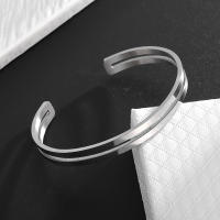Pulsera De Titanio Doble Capa Brillante Para Hombres Y Mujeres Pulsera De Cuff De Dos Colores Joyería Para Parejas Estilo Clásico - details 5