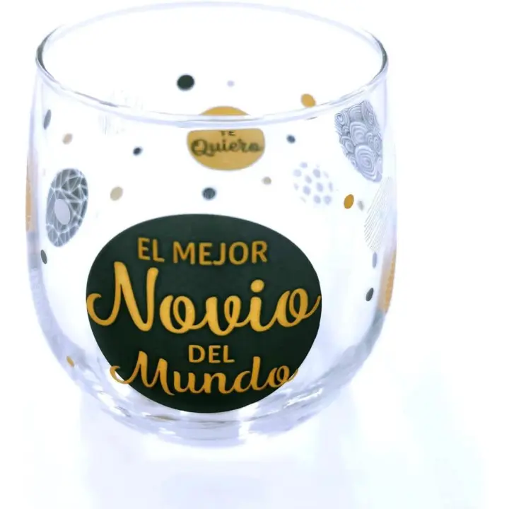 Vaso de vidrio con la frase "El Mejor Novio del Mundo" y elementos decorativos - 1
