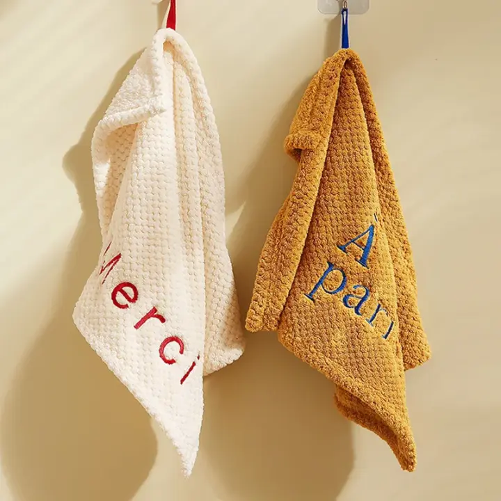 Toalla De Mano Colgante Nórdica Para Cocina Y Baño Absorbente De Velours Coral Bordada Material De Poliéster 100% - 1
