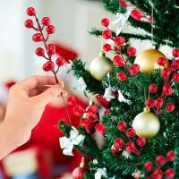 50/5 Pcs Ramas De Bayas Rojas Artificiales 12 Cabezas Decoración De Navidad Falsa Planta Holly Bayas Bouquet DIY Wreath Árbol De Navidad - details 5
