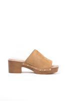 Lyla Wang Sandalias mujer mules con tacón alto y plataforma efecto madera con tachas y plantilla acolchada - details 9