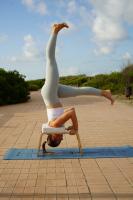 Naturyoga l Silla para posturas Invertidas de Yoga l Estabilidad l Resistencia l Madera Natural - details 0