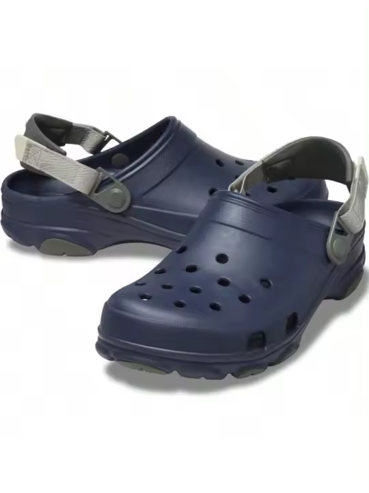 Classic All Terrain Clog U de Crocs, comodidad y estilo en cada paso. Diseño ergonómico, ideal para el día a día y actividades al aire libre. - 1