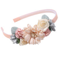 Headband De Boda Para Niñas Con Perlas Y Plumas Accesorio De Cabello De Princesa Para Fiestas Y Danzas Recién Nacidos Hecho a Mano - details 1