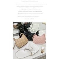 Bolso De Mano Bordado Para Mujer Bolso De Hombro Versátil De Moda Forma De Media Luna Material PU Con Lining De Poliéster - details 1
