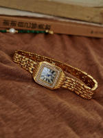 Reloj De Mujer De Dial Cuadrado Dorado Impermeable Con Incrustaciones De Diamante Estilo Elegante Y Sencillo Reloj Para Mujeres - details 1