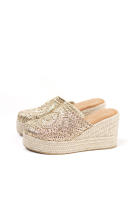 Lyla Wang Sandalias zueco mujer con cuña alta de espartos y plataforma con diseño crochet - details 0