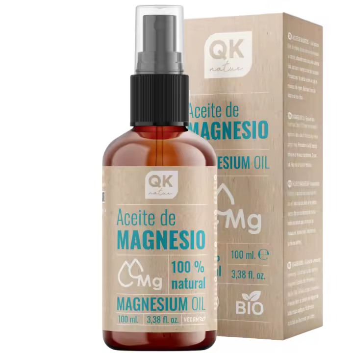 QKnatur - Aceite de magnesio Spray 100% Puro (100 ml) Botella de vídrio + dosificador spray - Ideal para deportistas, articulaciones, relajación muscular, sueño, pies, cuerpo - 1
