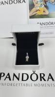 Charm Colgante Pandora Moments 763602C00 Niño - details 2