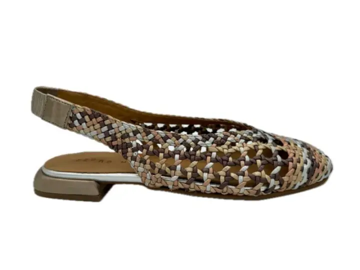 Zapato bajo trenzado de Pedro Miralles - 1