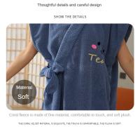 Bata De Baño Para Mujer Con Gorro Y Peto Cruzado De Velours De Coral Espeso Toalla De Secado De Pelo Uso Doméstico - details 9