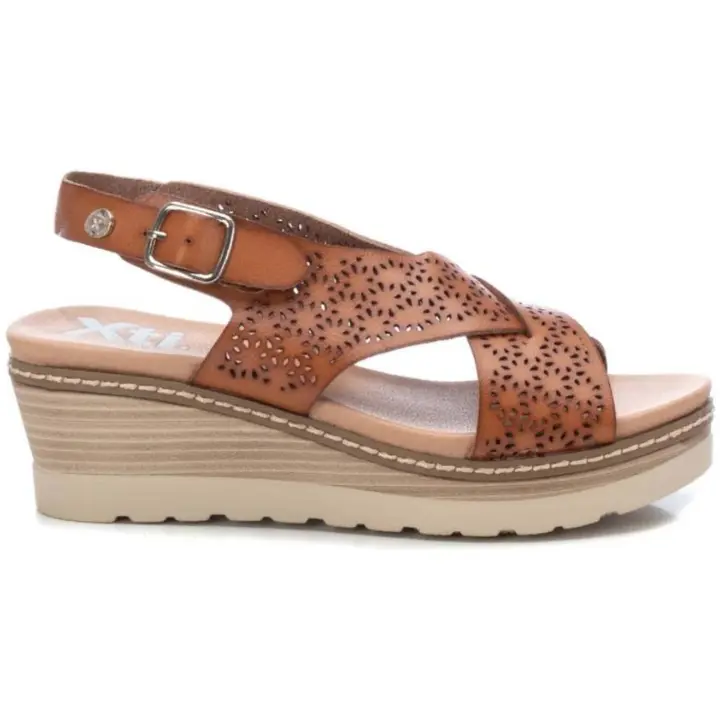 Sandalias XTI  para mujer en color marron - 1