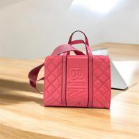 Bolso Mediano de Nylon Rosa - Estilo moderno y funcional - details 0