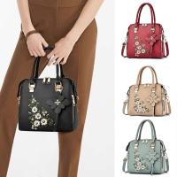 Elegante Bolso de mano vestido de Piel sintética, Bandolera, ideal para Mujer, color Negro. - details 0