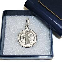 Medalla San Benito Cruz 17mm Plata Ley Estuche Regalo - Protección Espiritual Unisex - details 3