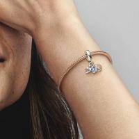 Pandora Moments - Colgante de Ao de Plata DE LA Plata with conciritas cúbitas transparentes y esmalte Azul y Blanco-Colgante de Paz del corazón, Viene con ONO embalaje de Caja de regalo completo. - details 1